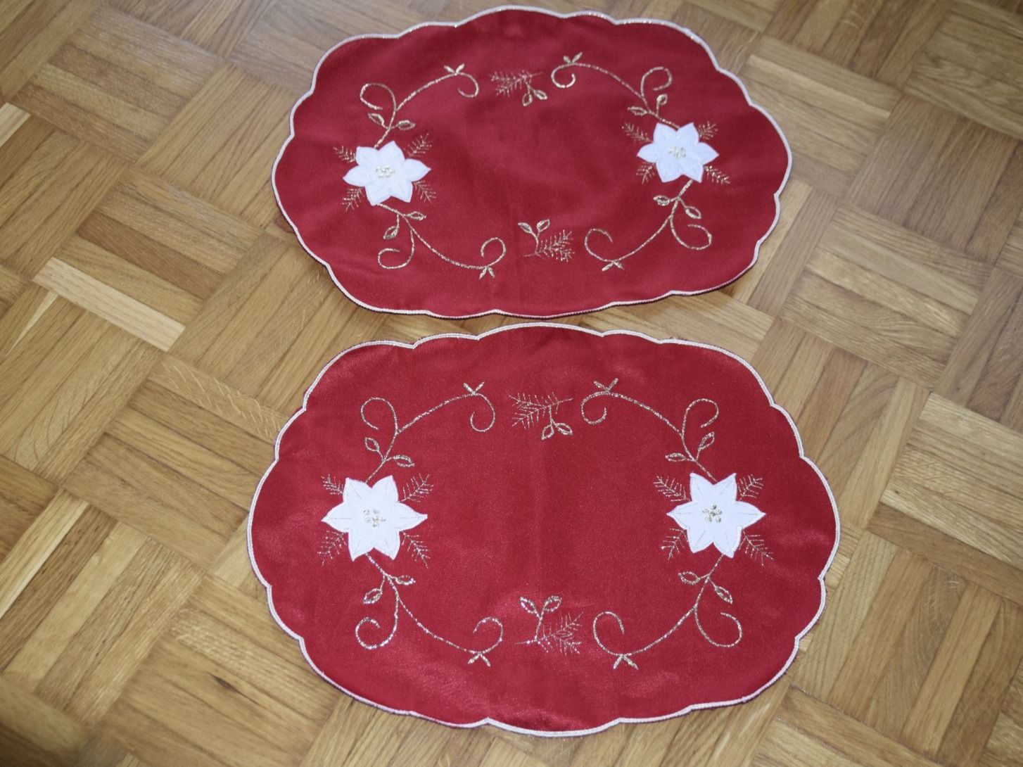 Set di tavolo e panche: 2 er Set Tischset oder Kl. Tischläufer 39 x 29 cm – Usato da Wetzikon ZH venduto da Wetzicardo25