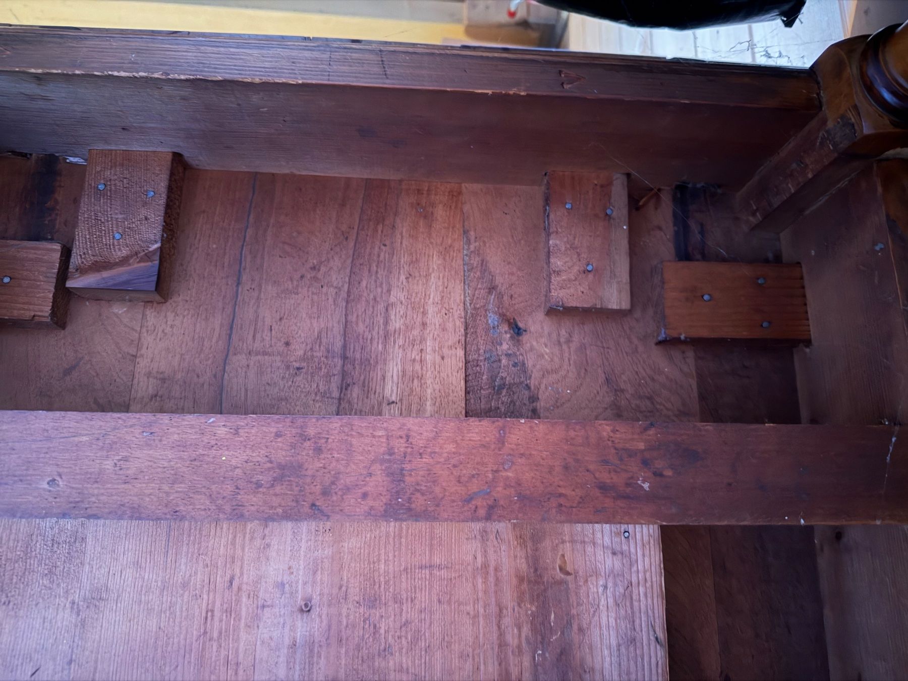 Tische: Biedermeier Tisch Nussbaum massiv – Gebraucht aus Bergdietikon von ulr_r9x5 9