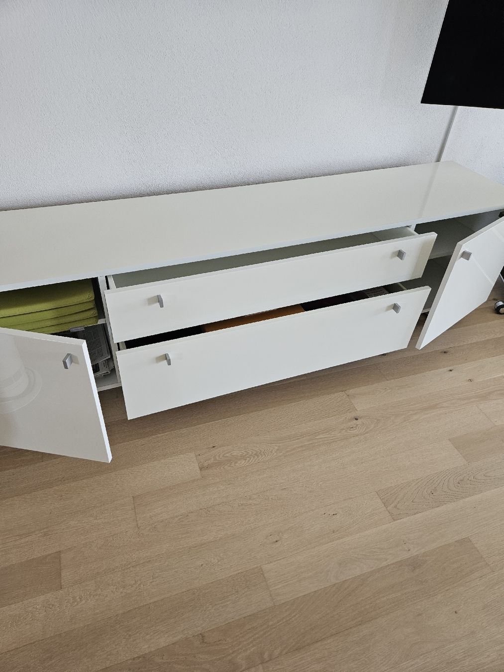 Kommoden: Sideboard, lack, weiss – Gebraucht aus Rüti ZH von vro_5mnb