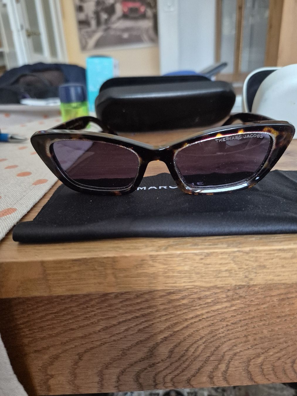 Lunettes & Verres: Marc Jacobs Sunglasses. Great condition. Summer style! – D'occasion à Genève par Giechi76 3