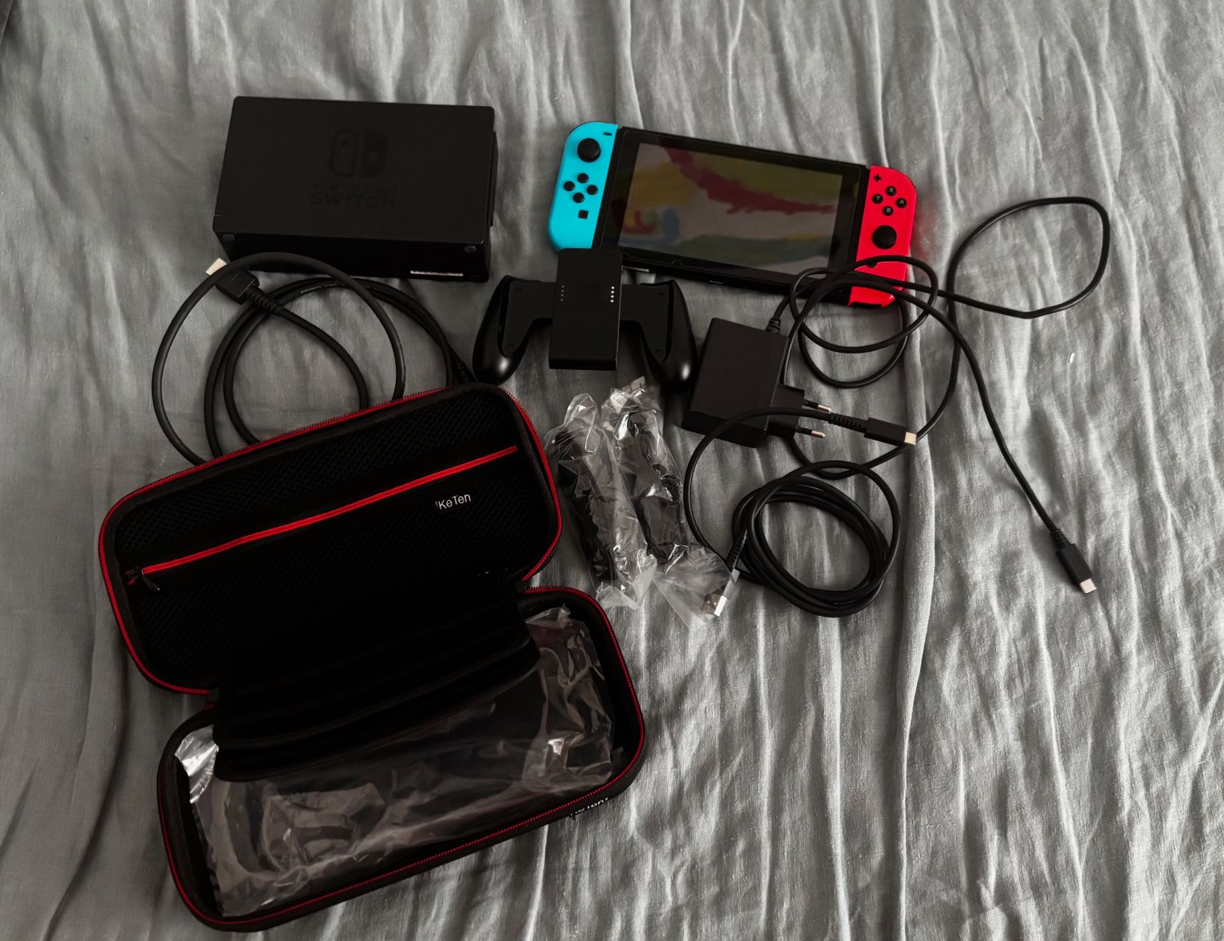 Nintendo Console: Console Nintendo Switch completed with accessiries and case – Usato da Dübendorf venduto da fab_275y