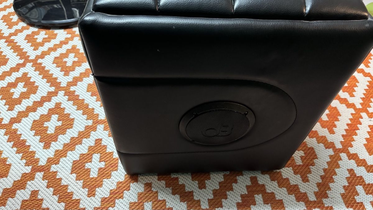 Hocker: Sitzhocker schwarz Lederoptik mit Bluetooth Lautsprecher – Gebraucht aus Untersiggenthal von Jaymoni 4
