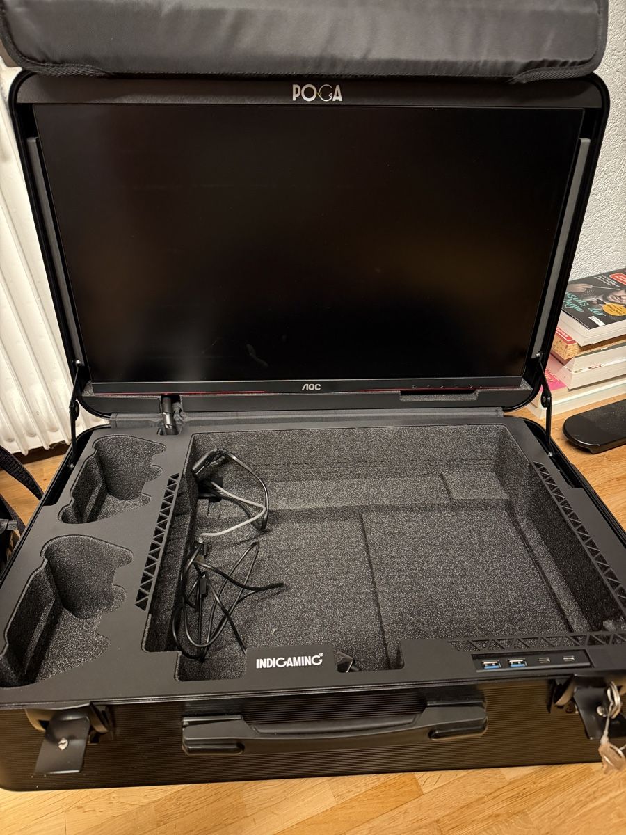 Custodie protettive: INDI GAMING Poga Lux PS5 – Usato da Studen BE venduto da FLURIBOY1 1