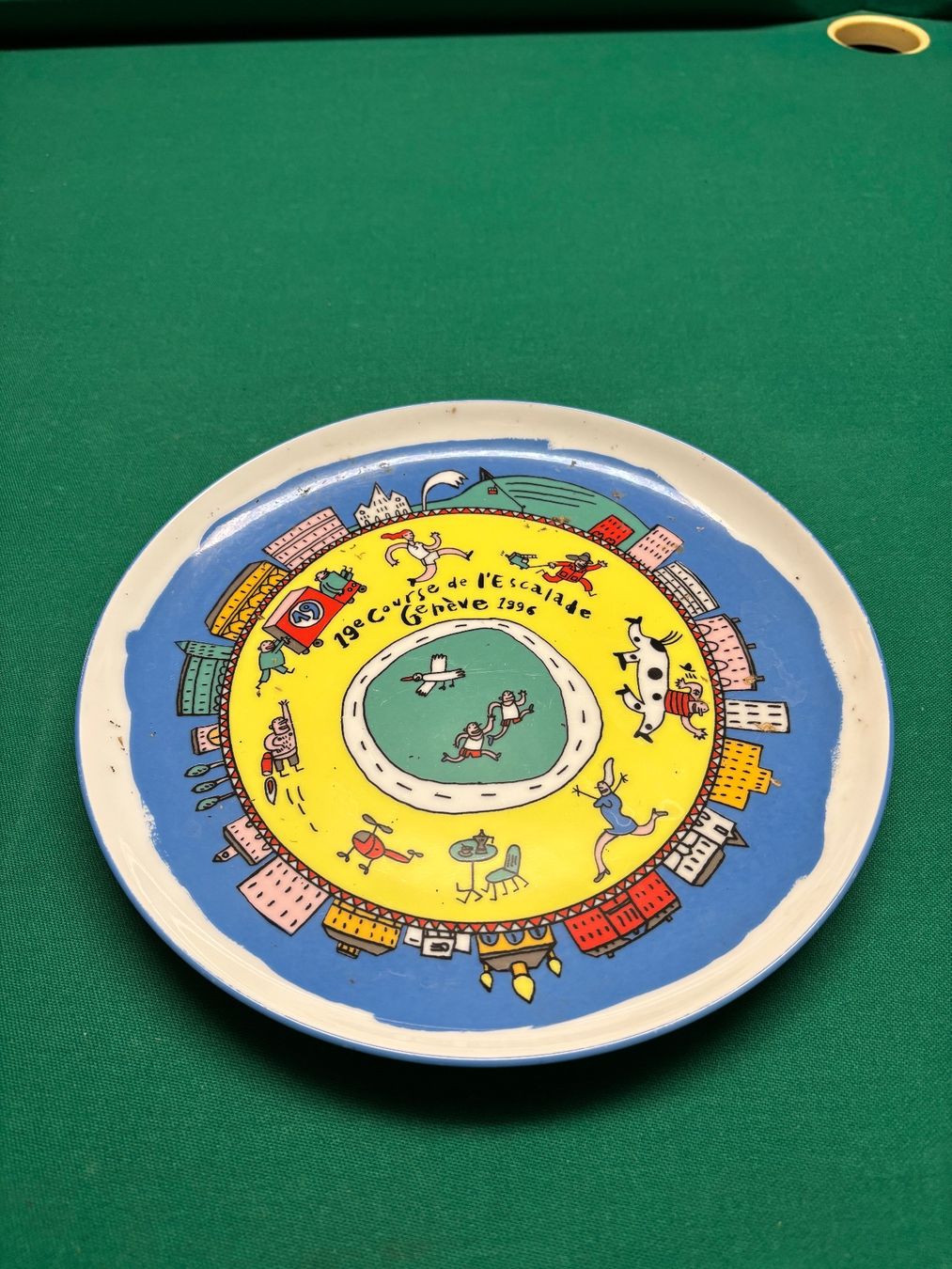 Piatti: Assiette de collection 19e Course de l'Escalade 1996 Genève – Usato da veyrier venduto da cch_l58s 1