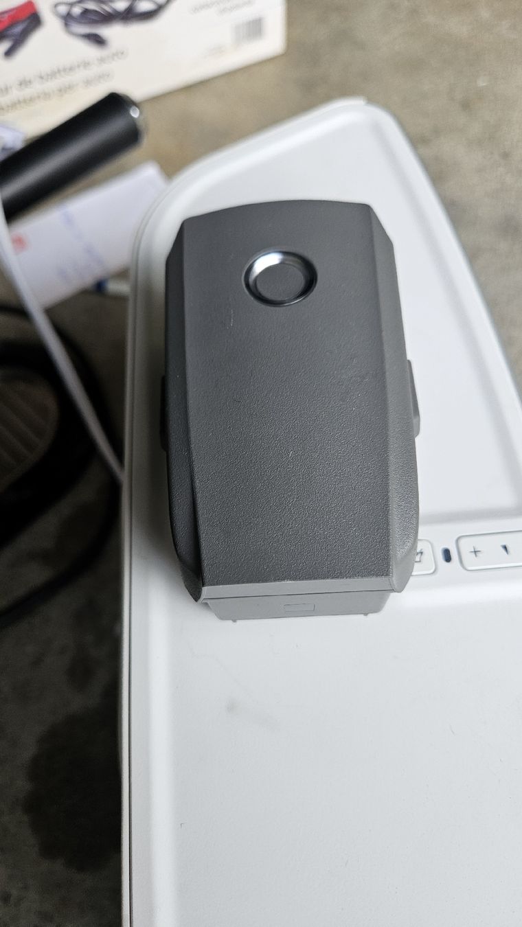 DJI Batterie: DJI Drone Battery FB2 3850mAh 15.4V  – Difettoso da Sachseln venduto da laz_65cg