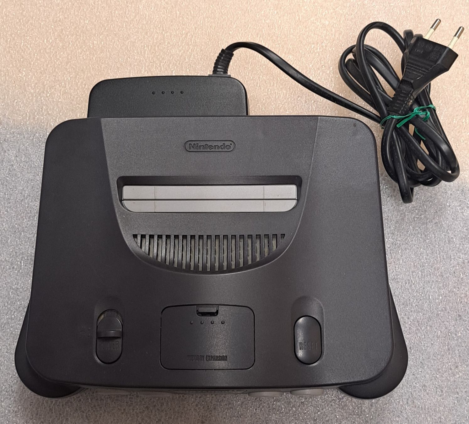 Nintendo Console: Nintendo 64 mit 1 controller und Kabel  – Usato da Biel/Bienne venduto da Sasha4u 4