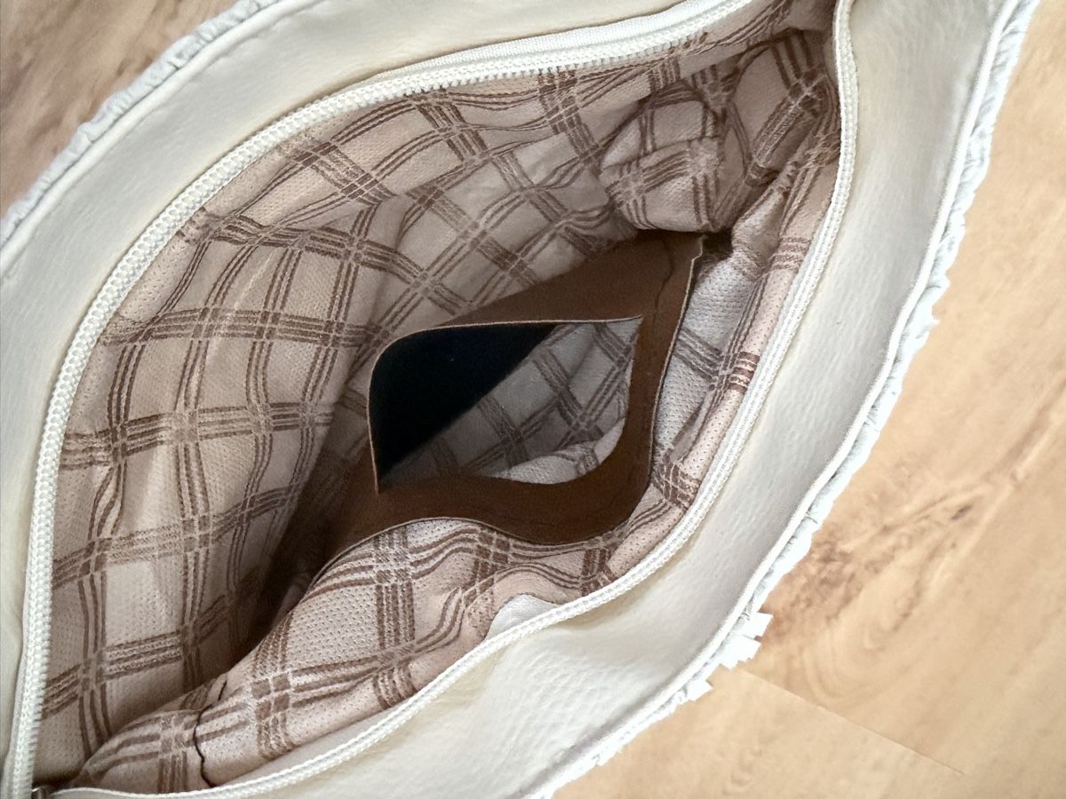 Borse da donna: Weisse Handtasche, mit Quaste! – Usato da Moosseedorf venduto da eve_6nj8 3