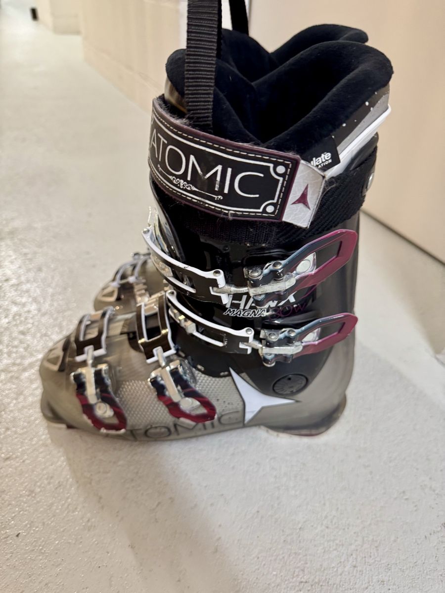 Atomic Damenschuhe: Atomic Skischuhe, Damen – Gebraucht aus Steffisburg von mina-pam