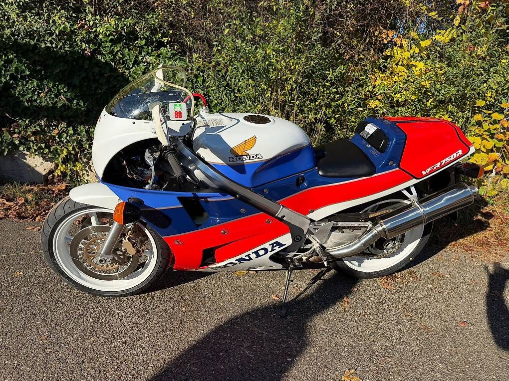 Strada: Honda RC30 VFR750R – Usato da Binz venduto da isi_xm77