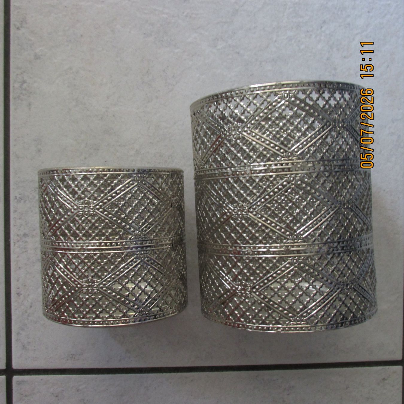 Tutte le decorazioni: 2er Set Kerzenhalter Silber Gittermuster Windlicht – Usato da Galgenen venduto da Forflowers