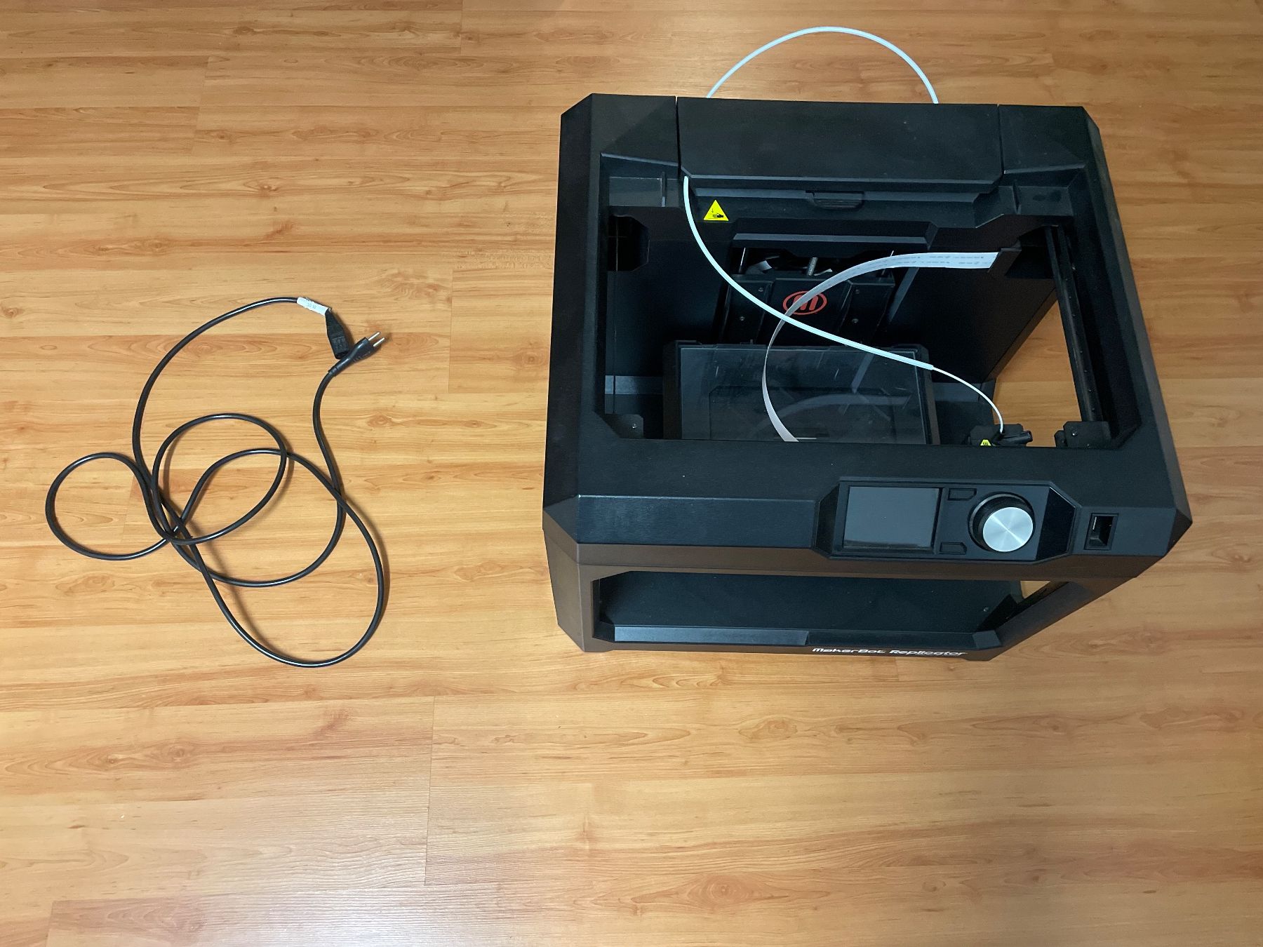 MakerBot Stampanti 3D: MakerBot Replicator 5th Gen 3D-Drucker defekt – Ersatzteile – Usato da Eichberg venduto da chr_6kgp