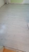 Laminatboden hellgrau Holzoptik ca. 38 m2 guter Zustand