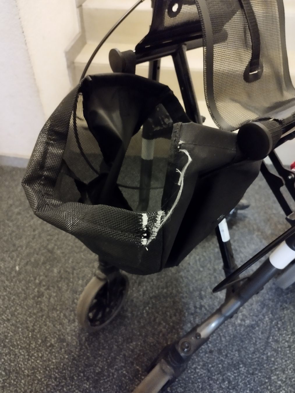 Ausili per la deambulazione: Rollator – Difettoso da Unterengstringen venduto da Wolverine65 2