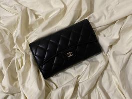 Chanel Brieftasche schwarz 11x18 cm