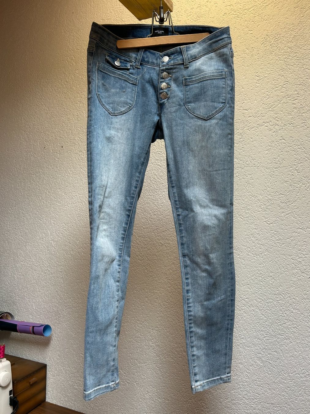 Vero Moda Jeans: Lot de deux jeans taille basse – Gebraucht aus Soyhières von Maponos 1