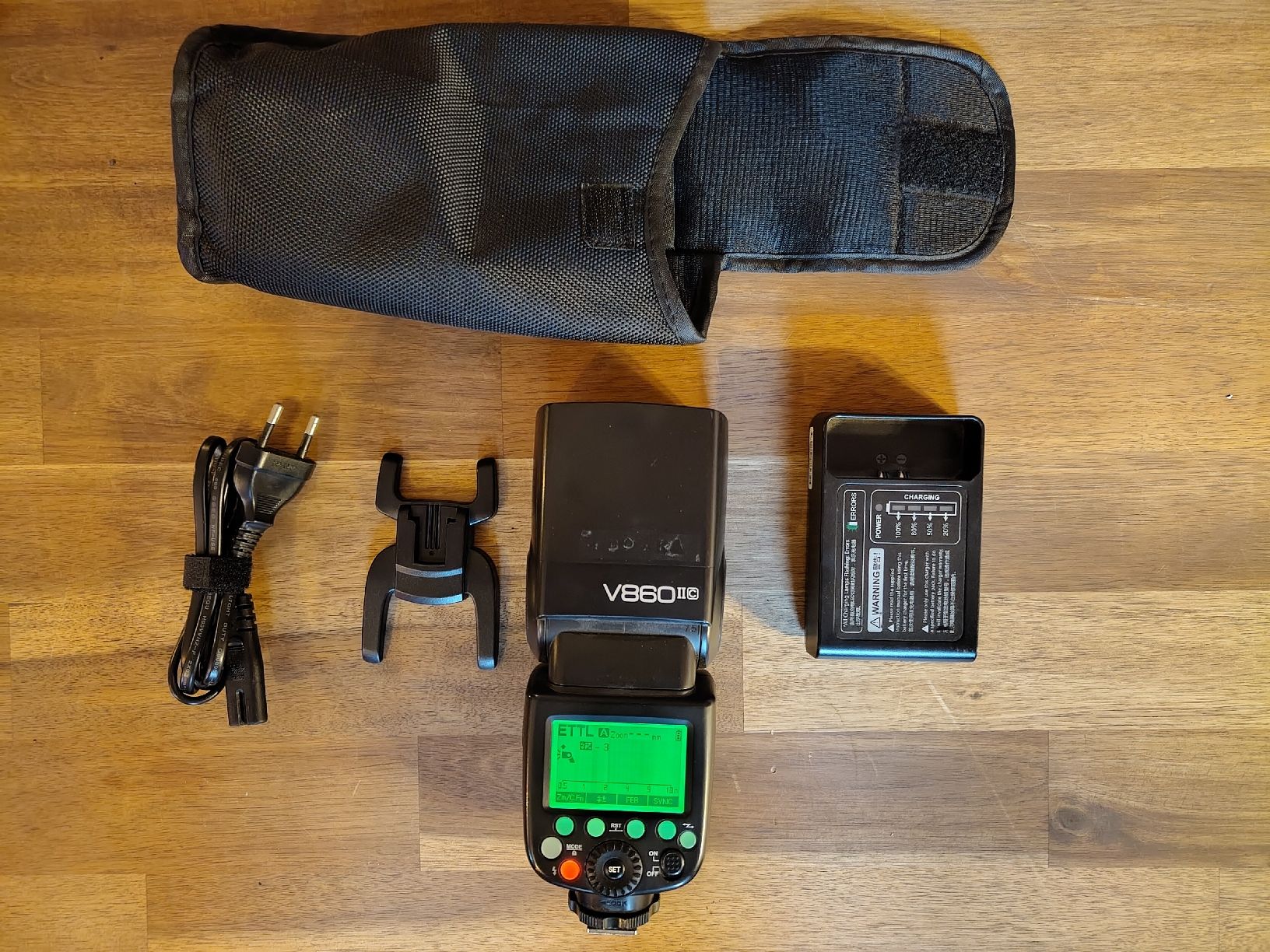 Godox Blitze: Godox V860II Canon Blitz – Gebraucht aus Basel von OleThiele