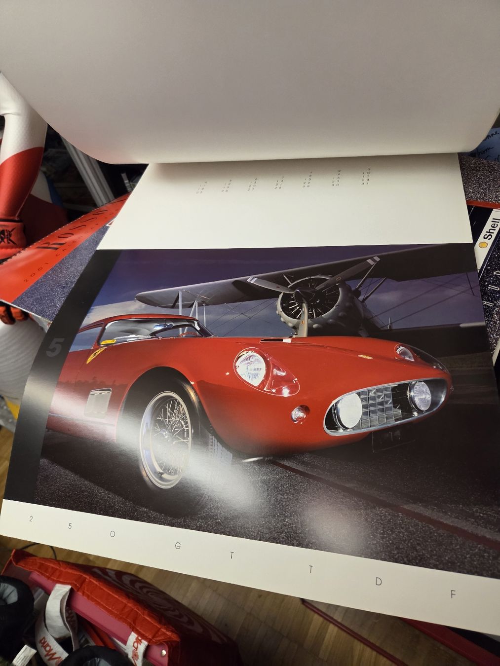 Ferrari Kalender: Ferrari Kalender 1992 leichte Gebrauchsspuren  – Gebraucht aus Wetzikon ZH von AmacherM 5