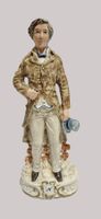 Capodimonte-Stil Porzellanfigur Edelmann Kavalier Hut Krone