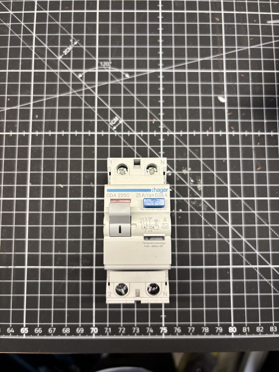 Hager Elektronikbauteile: Hager RCD 25A 30mA CDA225C – Gebraucht aus Schwarzenbach SG von PLASCHWA88