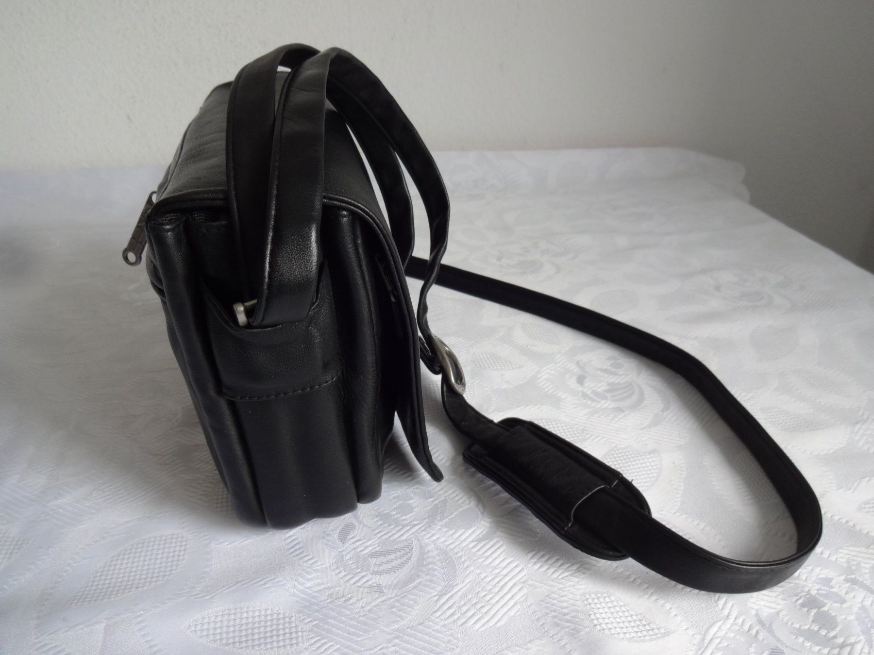 Bree Taschen für Damen: Orig. " BREE " Echtleder Umhängetasche – Gebraucht aus Frauenfeld von Jahy 1