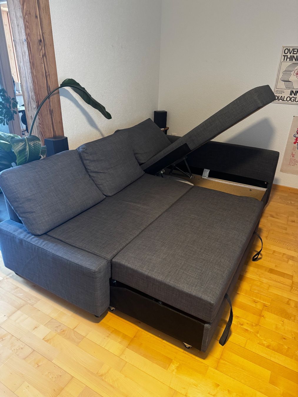 Ikea Sofas: Canapé d’angle droit convertible – D'occasion à Saignelégier par Minastiriel 2