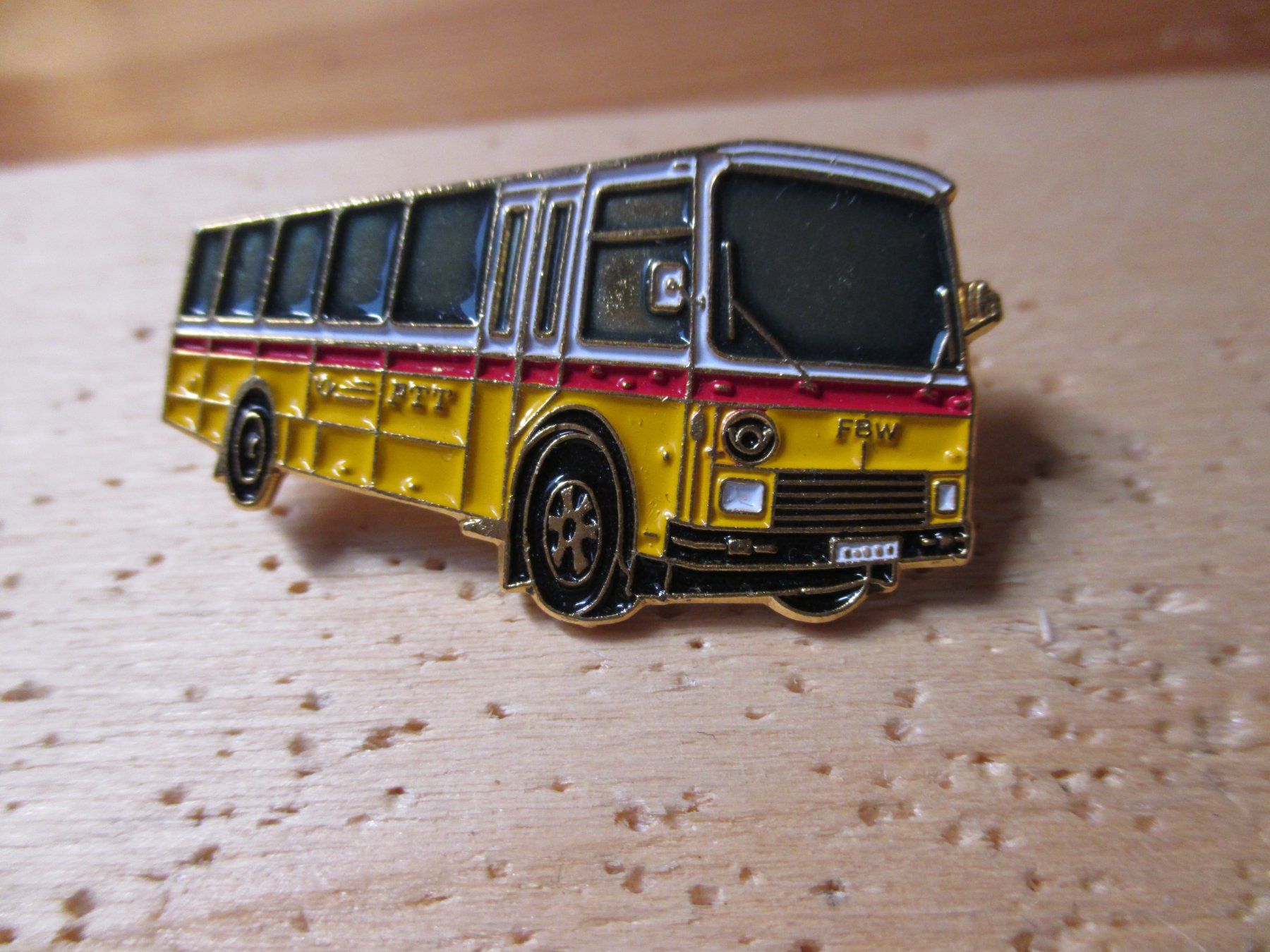 Swiss Plaquettes & Badges: FBW Post PTT Postauto Pin – Neuf (Voir description) à Felsberg par sanwill