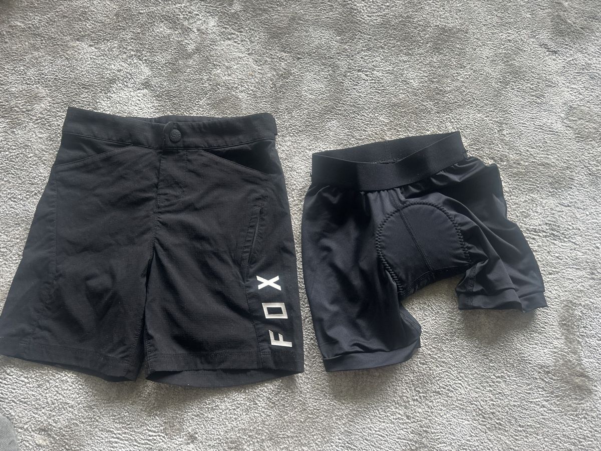 Pantaloni: Mountainbike Kurzhose FOX – Usato da Zürich venduto da fedi.81