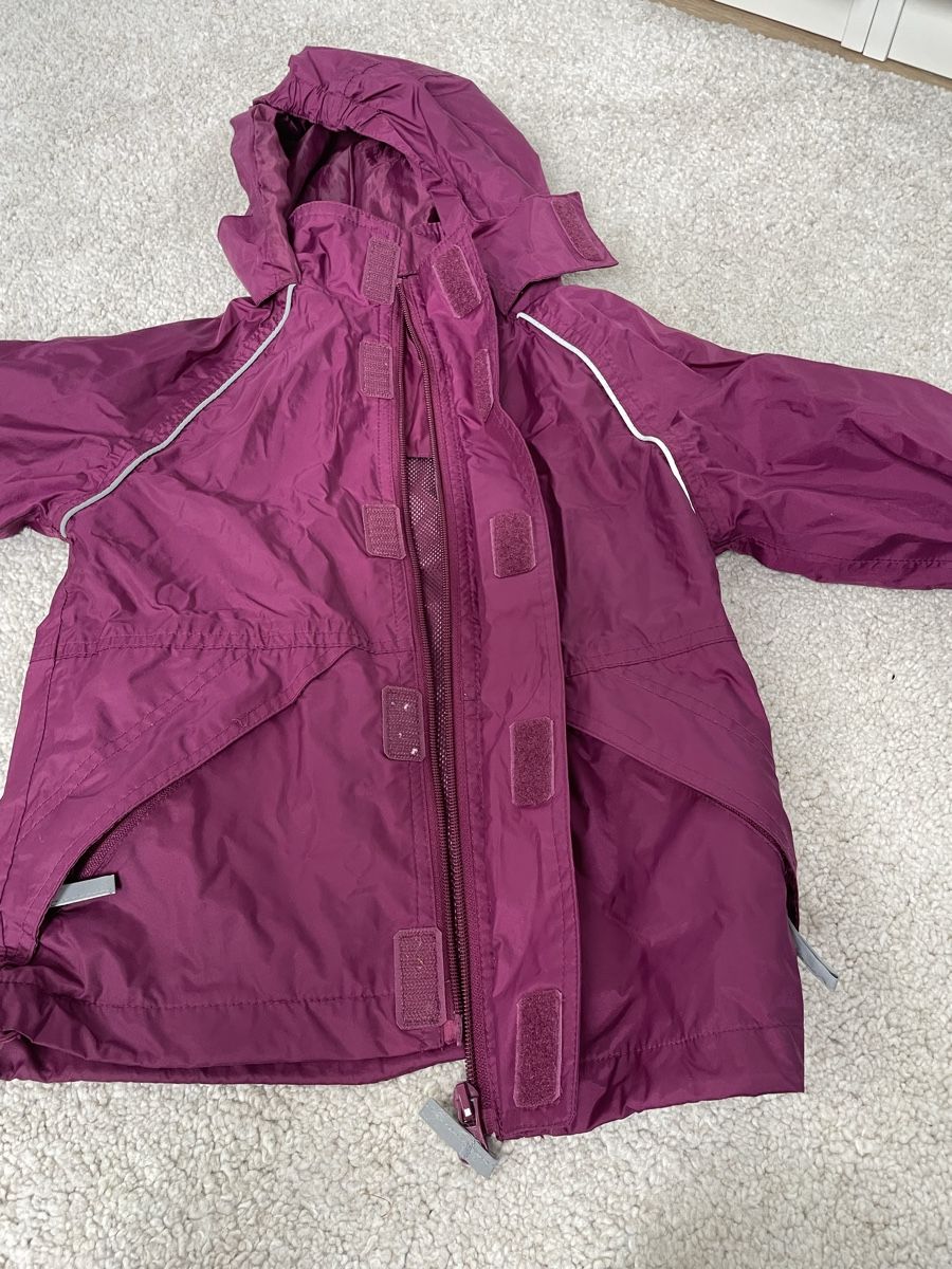 Giacche & Cappotti: Kinder Regenjacke, Lila, Grösse 104 – Usato da Grosshöchstetten venduto da and_7gf5 2