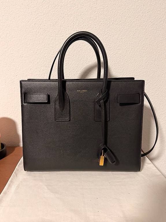 Saint Laurent Taschen für Damen: Saint Laurent Sac de Jour – Gebraucht aus Aarburg von fal_ina