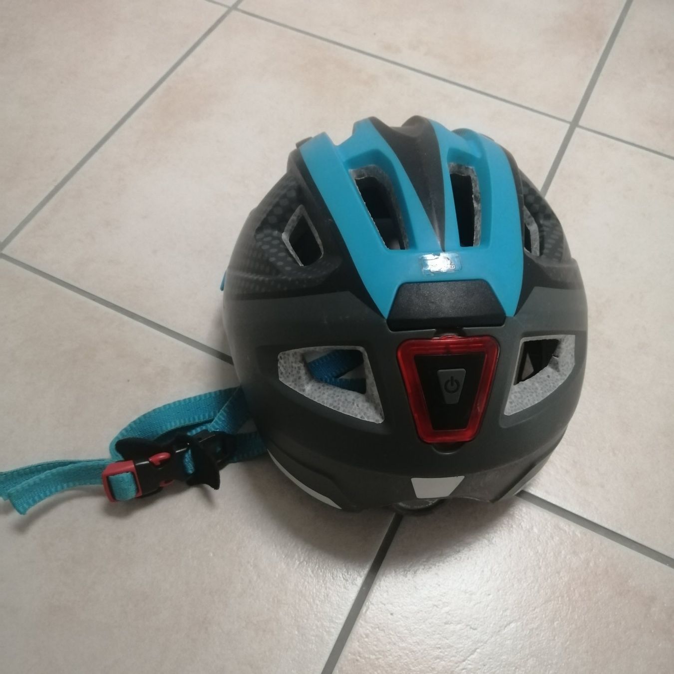 Caschi: Kinder Fahrradhem Gr. 49-54 – Usato da Henau venduto da AXAA 1