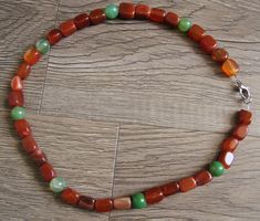 NEU: Achat grün und rot Halskette Collier Kette Schmuck