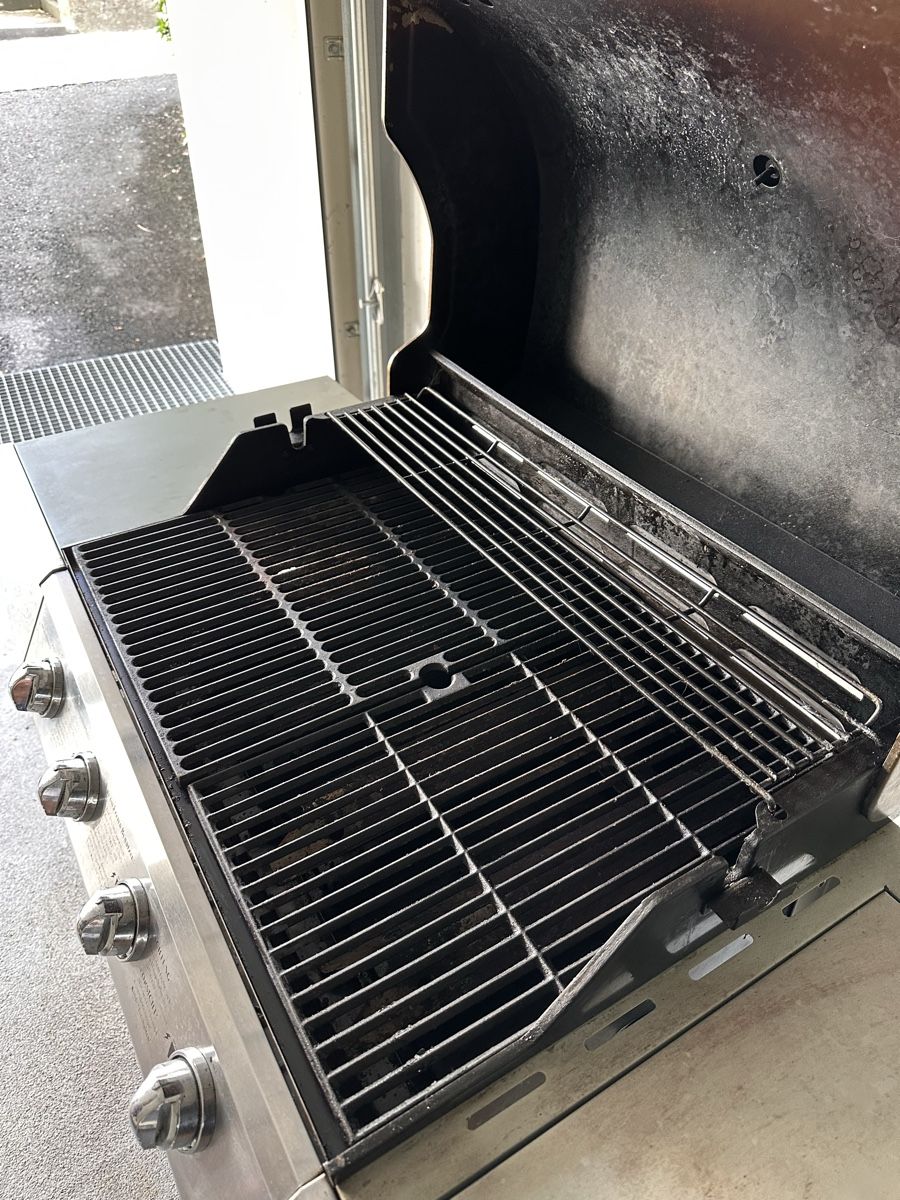 Grills: Edelstahl-Grill mit Email-Grillrost – Gebraucht aus Lachen SZ von neuerDeal 5
