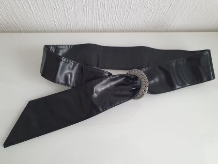 Ceinture noire élégante, taille unique - Look tendance!