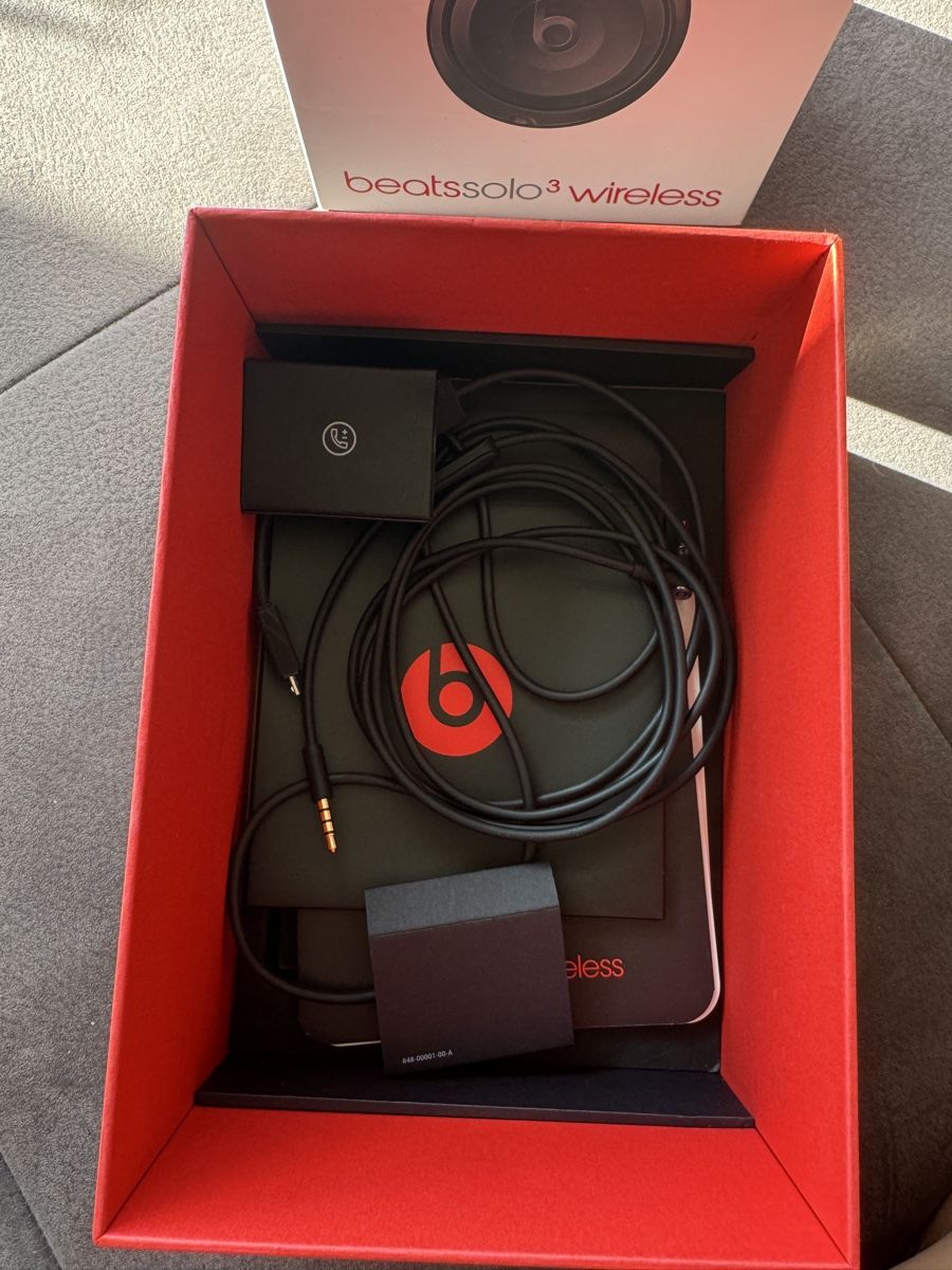 Beats Cuffie: beatssolo3 wireless – Nuovo (secondo la descrizione) da Zürich venduto da del_h5xf 2