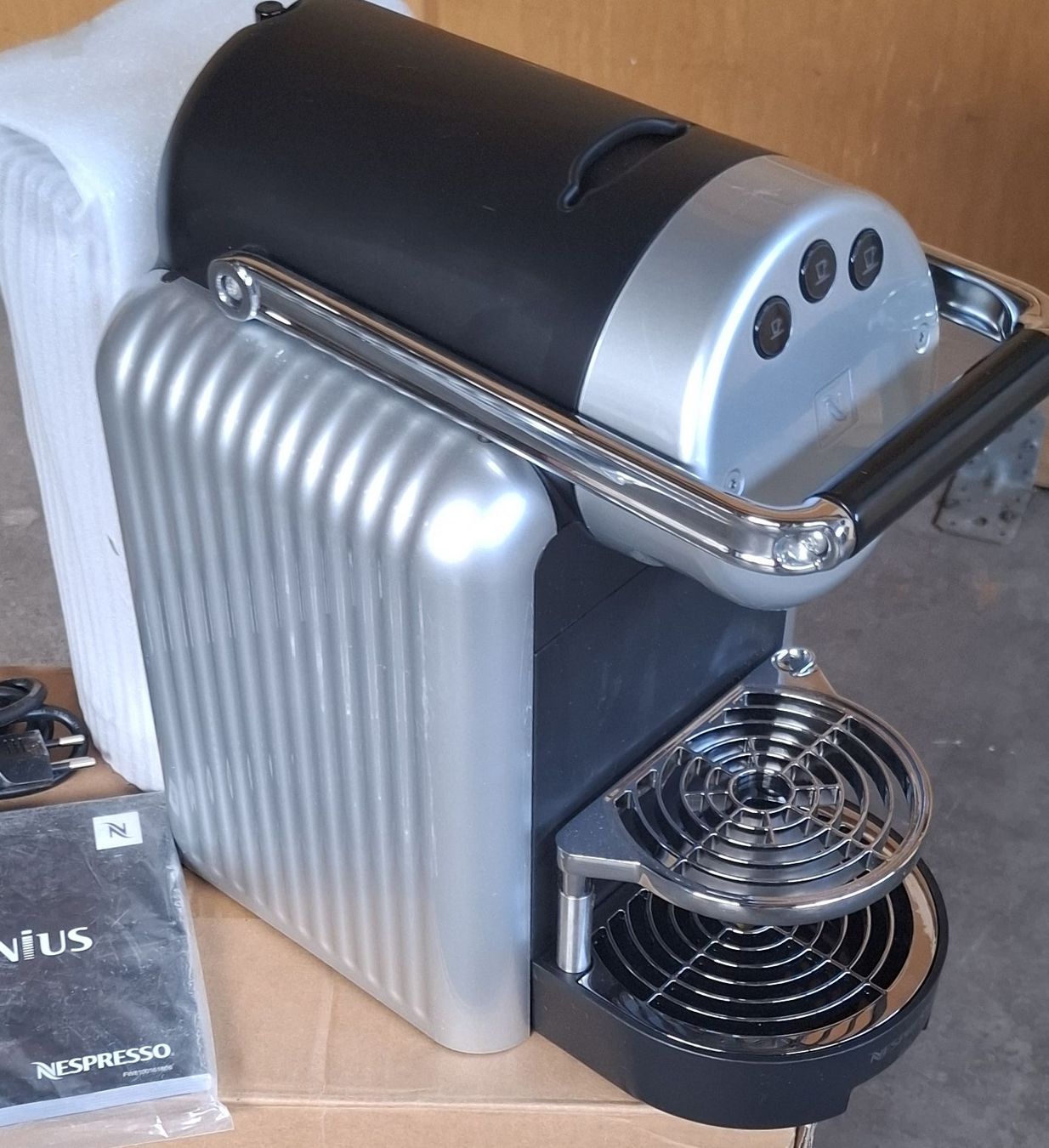 Nespresso Kaffeemaschinen & Espressomaschinen: Nespresso Zenius – Gebraucht aus Rorschacherberg von Luckyhorse