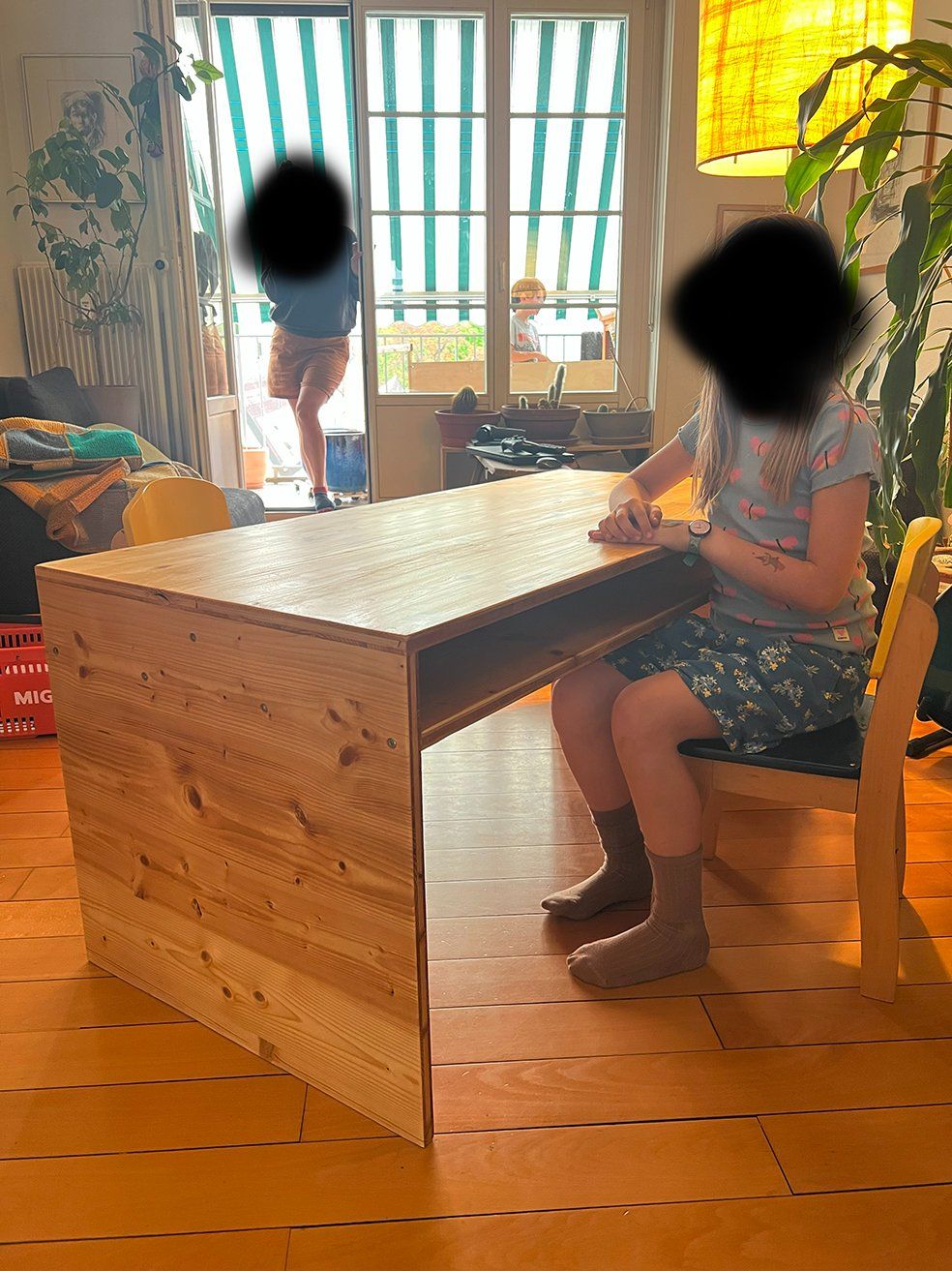 Scrivanie: Kinder-Atelier Tisch, Beidseitig benutzbar – Usato da Basel venduto da mangoldsteve 4