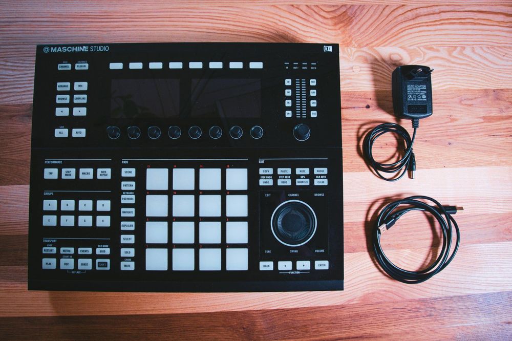 Native Instrument Maschine Studio / Midi Controller Kaufen auf Ricardo