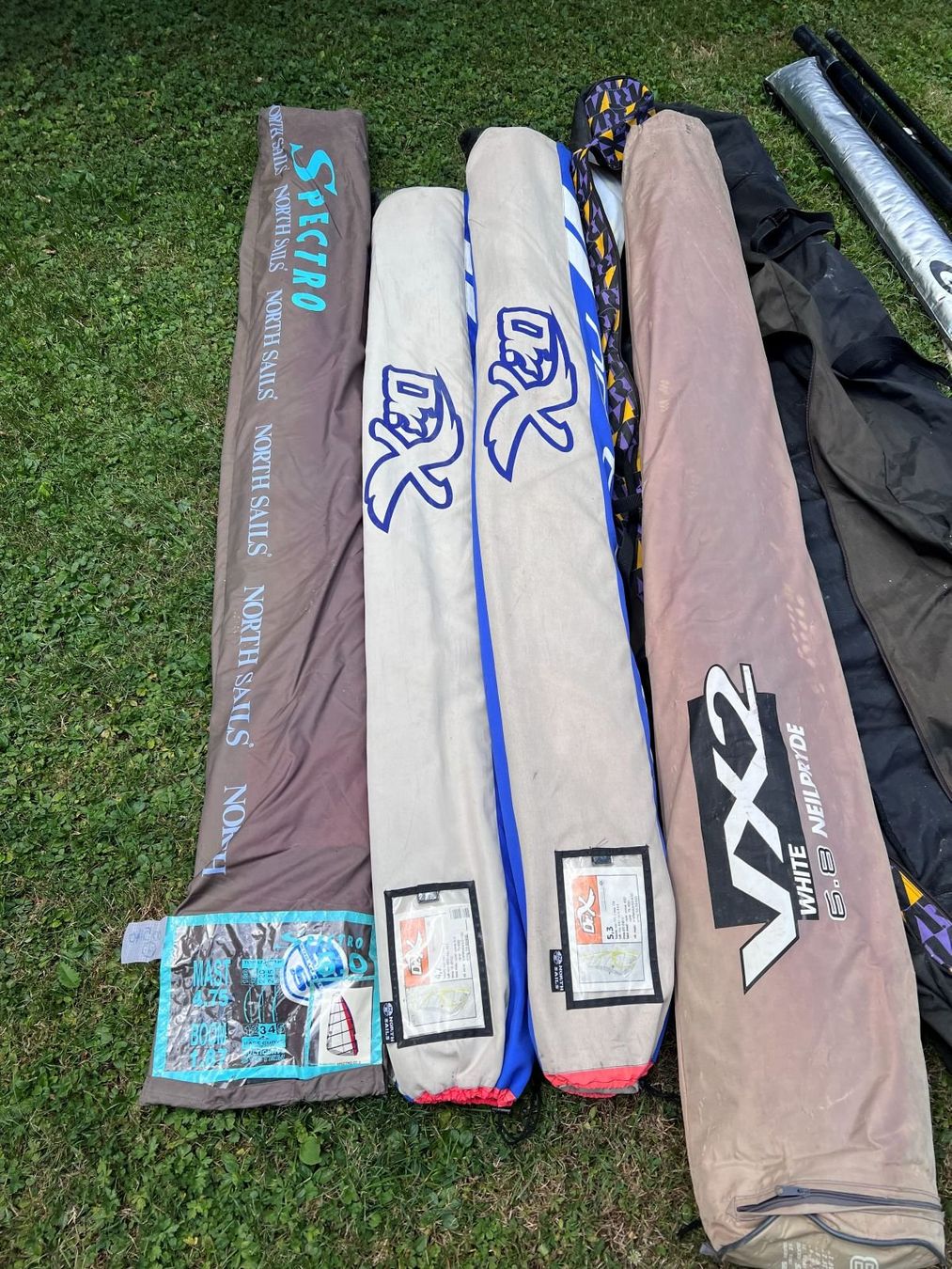 Tavole da surf e di nuoto: Windsurf Komplettset Board, Segel, uvm. – Usato da Wangen ZH venduto da Potters 4