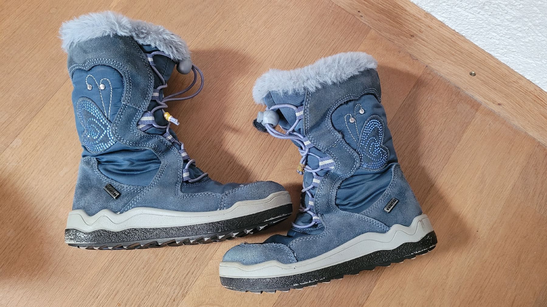 Scarpe per ragazze: Warme Winterstiefel, Grösse 29 – Usato da Uetendorf venduto da Heyhey3661 2
