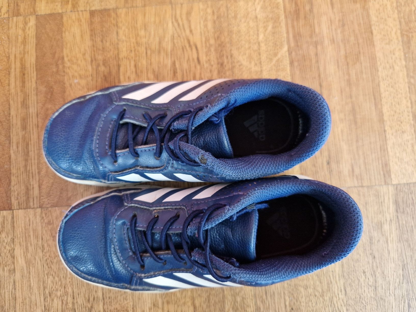 Adidas Scarpe per ragazzi: Hallenschuhe Gr 28 Addidas – Usato da Zug venduto da snussbaumer 2