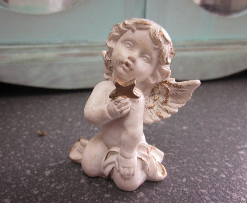 Statuette: Kleiner Engel mit Stern in den Händen – Usato da Bischofszell venduto da Pfau0