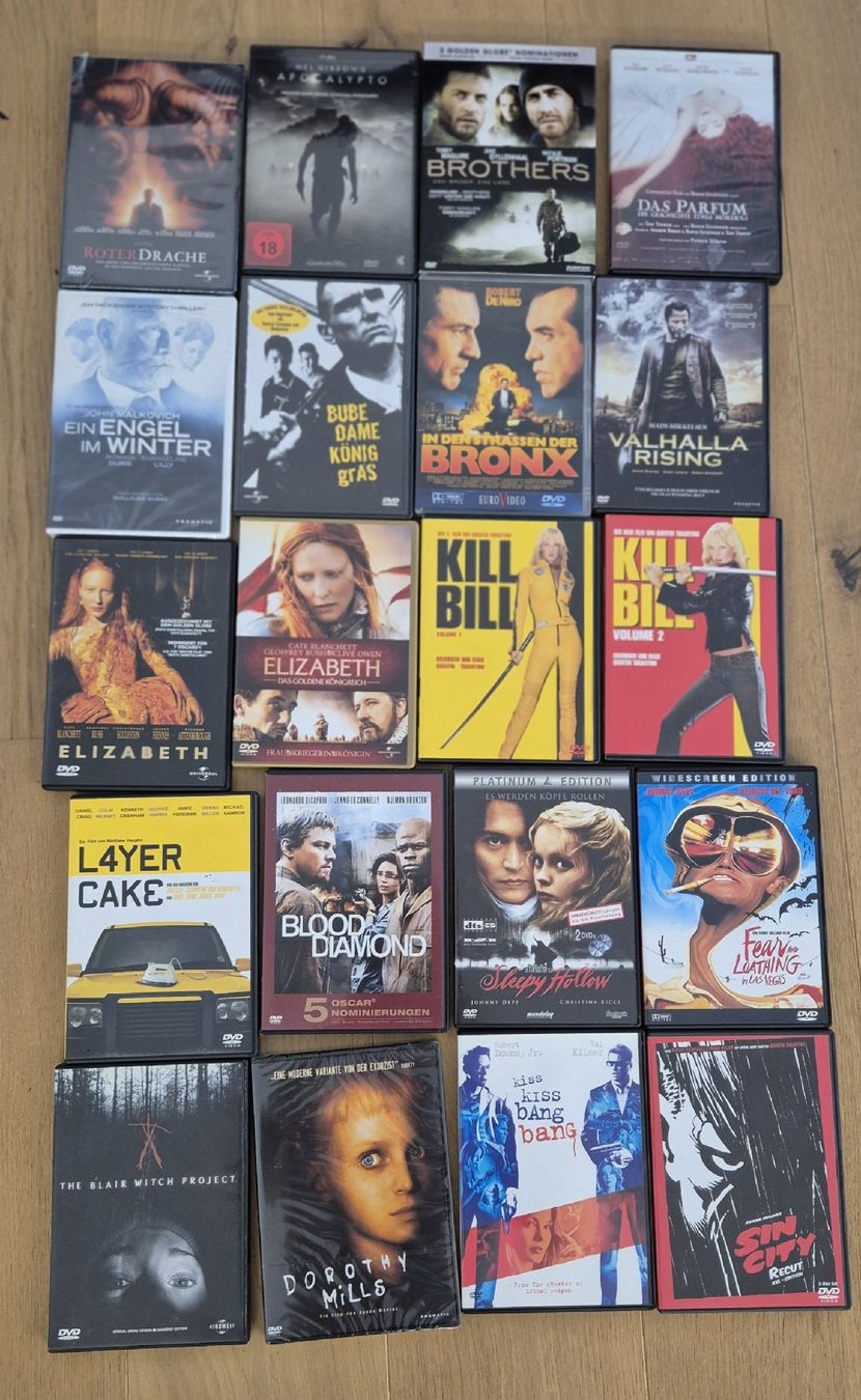 Tutti i DVDs: DVD Paket (Action, Thriller etc. – Usato da Oberrohrdorf venduto da Steebeeli