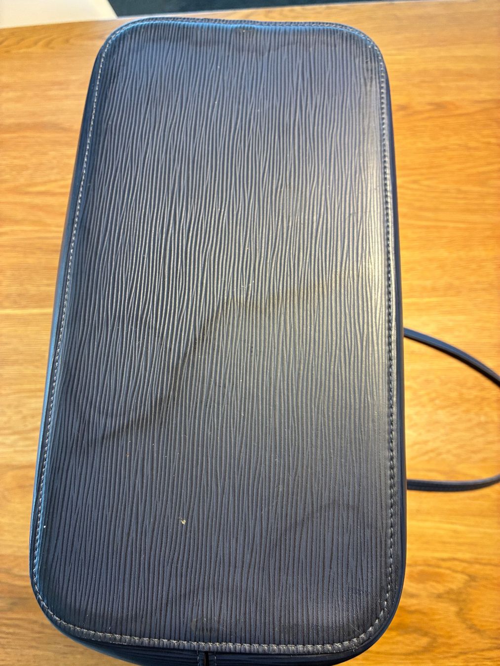Louis Vuitton Borse da donna: Luis Vuitton Tasche Neverfull MM Dark Blue Epi – Usato da Meilen venduto da Amandes 3
