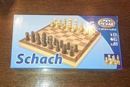 Reiseschach aus Holz mit Figuren von Toy Place