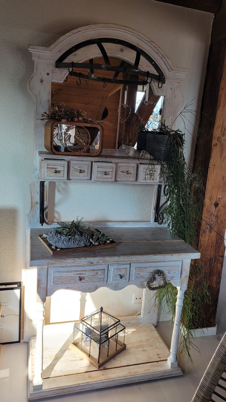 Credenze: wunderschönes, einzigartiges Shabby-Chic/Landhaus  Möbel – Usato da Grosshöchstetten venduto da Dirue