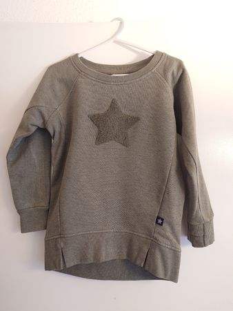 Mädchen Pullover mit Stern, olivegrün, Grösse 104