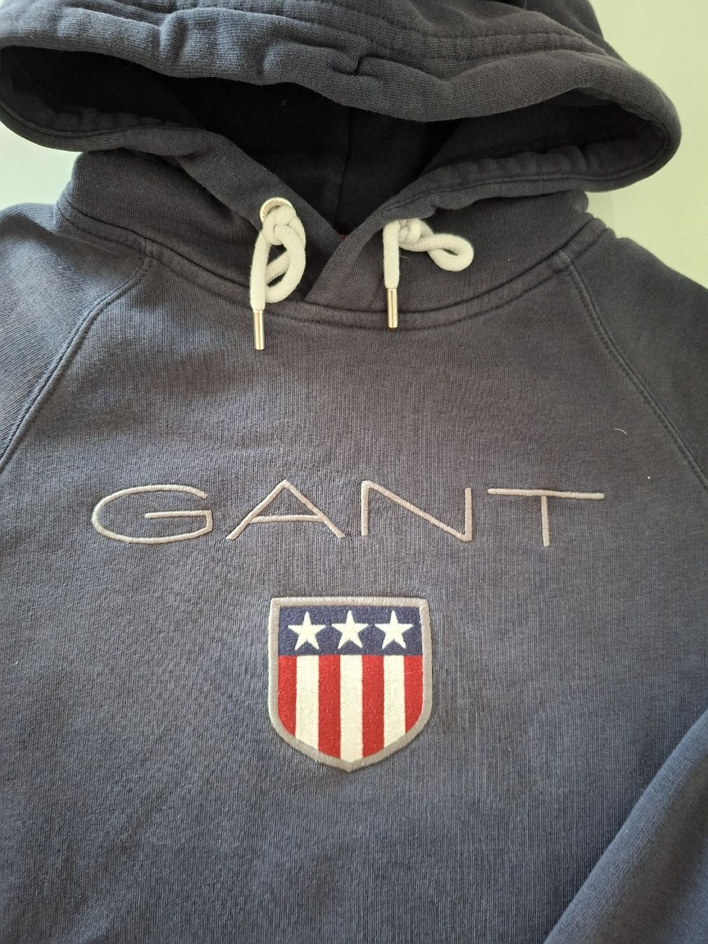 Gant Maglioni & Felpe: Pull à capuche GANT bleu marine, taille S – Usato da Renens VD venduto da ser_j2fn 1