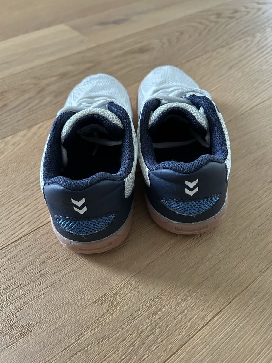 Hummel Scarpe per ragazzi: Hummel Hallenschuhe Gr. 35 – Usato da Tägerwilen venduto da NoRaq 2