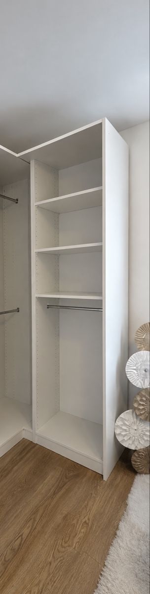 Ikea Armoires: SCHNÄPPCHEN Ikea Kleiderschrank – D'occasion à Gossau SG par kat_kz86 1