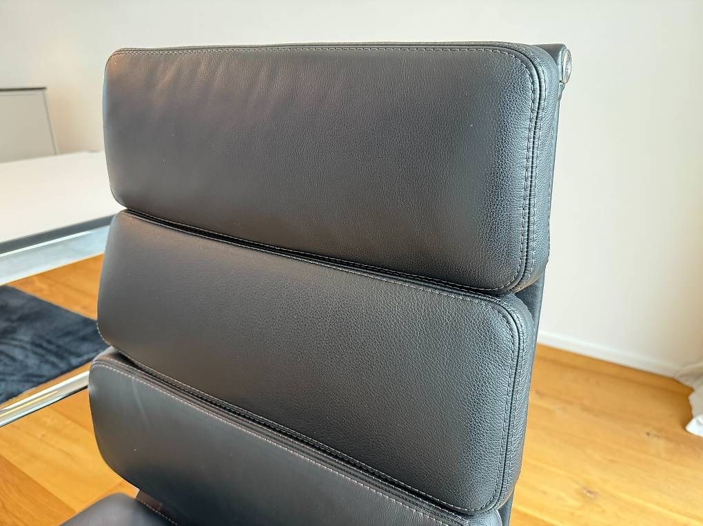 Eames Sedie: Vitra Soft Pad Chair EA 219, schwarzer Bürostuhl – Usato da Kloten venduto da Martini75 1